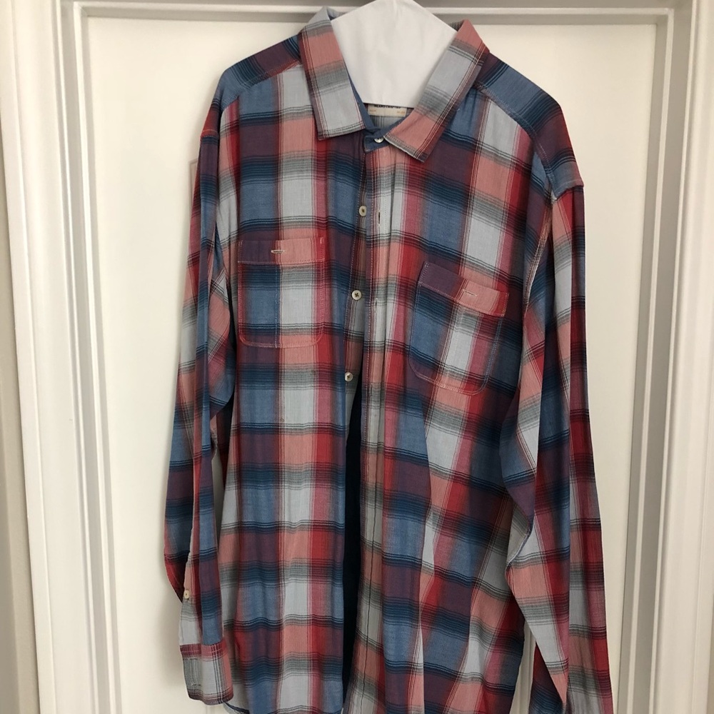Tommy Bahama Button Down